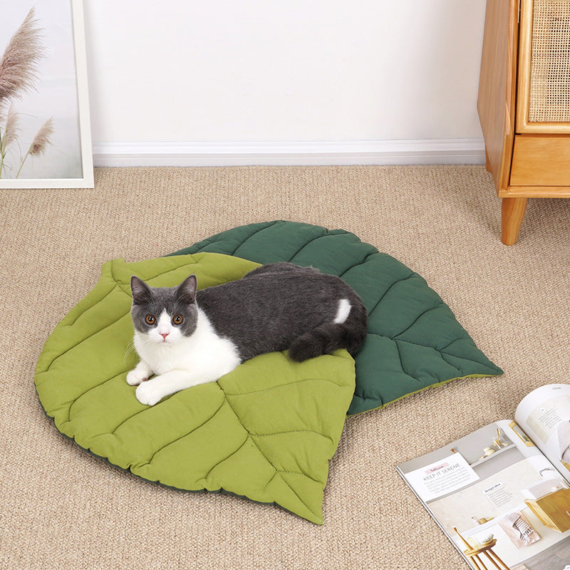 Leaf Shaped Pet Mat