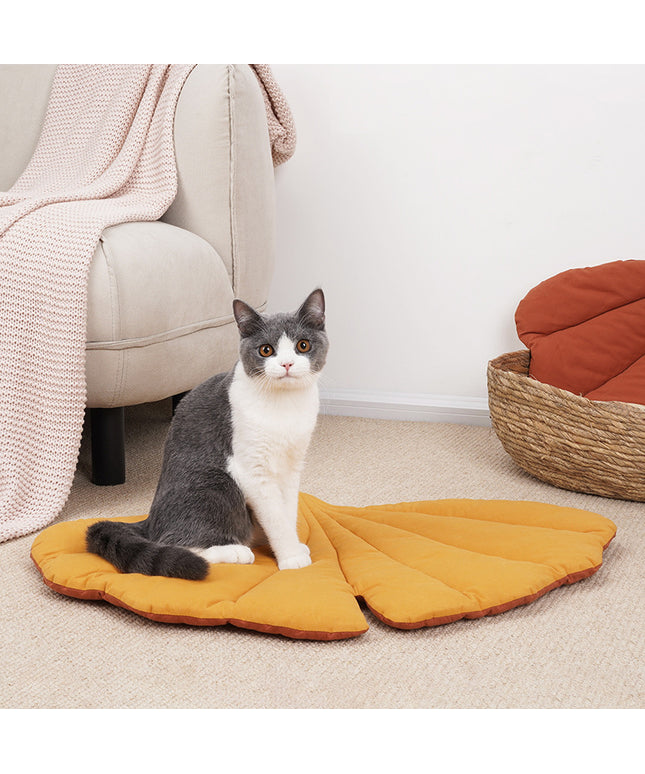 Leaf Shaped Pet Mat