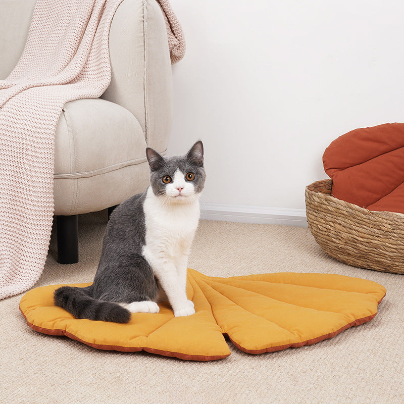 Leaf Shaped Pet Mat