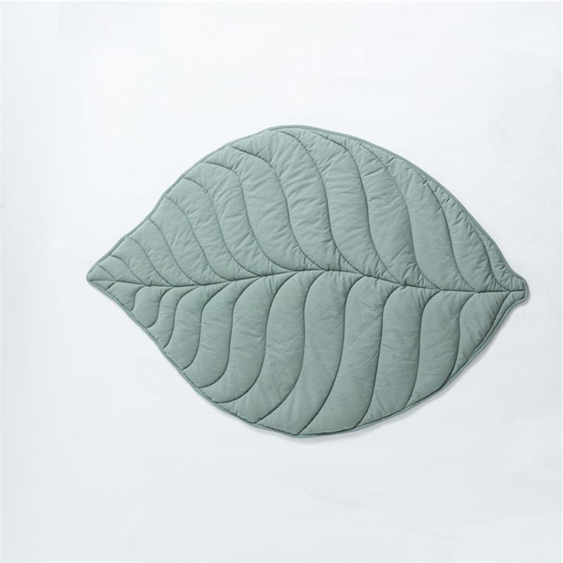Cotton Quilted Leaf Pet Mat